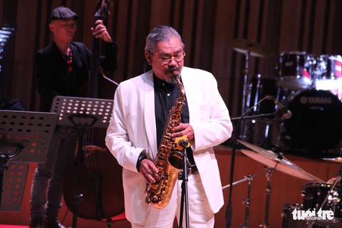 Bèo dạt mây trôi, Lý ngựa ô... lên sân khấu nhạc Jazz - Ảnh 6. Bèo dạt mây trôi, Lý ngựa ô... lên sân khấu nhạc Jazz - Ảnh 6.