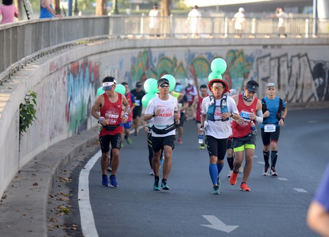 8.200 VĐV chinh phục giải marathon quốc tế TP.HCM 2018 - Ảnh 3. 8.200 VĐV chinh phục giải marathon quốc tế TP.HCM 2018 - Ảnh 3.