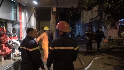 Cả trăm người trắng đêm không ngủ vì khí gas rò rỉ - Ảnh 1. Cả trăm người trắng đêm không ngủ vì khí gas rò rỉ - Ảnh 1.