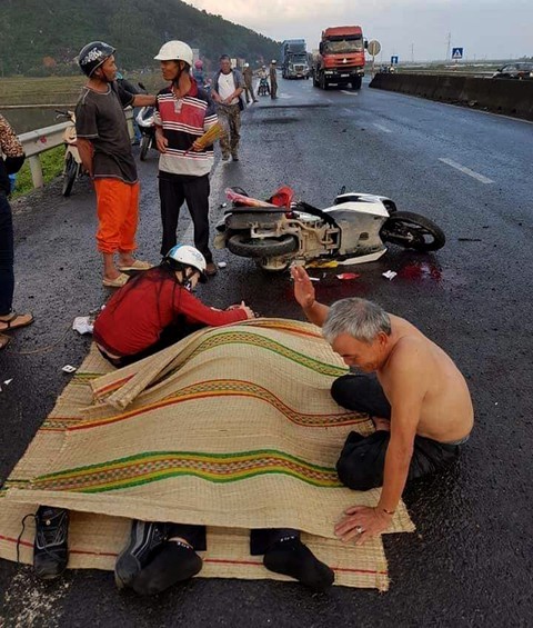 Phú Yên: 1 người chết oan vì sụp ổ voi trên quốc lộ 1 - Ảnh 2. Phú Yên: 1 người chết oan vì sụp ổ voi trên quốc lộ 1 - Ảnh 2.