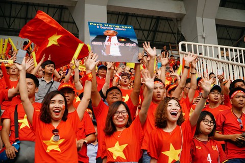 Doanh nghiệp lữ hành bán tour, bán cả vé trận chung kết AFF Cup tại Malaysia - Ảnh 1. Doanh nghiệp lữ hành bán tour, bán cả vé trận chung kết AFF Cup tại Malaysia - Ảnh 1.