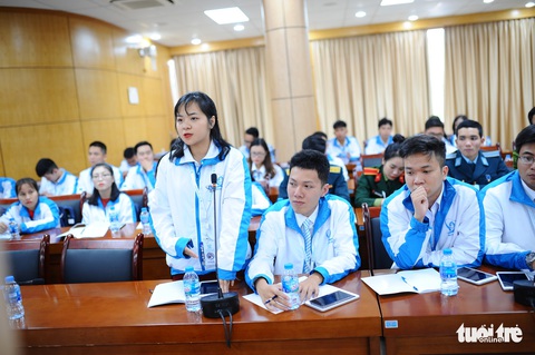 Đại biểu ngồi đây, bao nhiêu người biết sử dụng bao cao su? - Ảnh 3. Đại biểu ngồi đây, bao nhiêu người biết sử dụng bao cao su? - Ảnh 3.