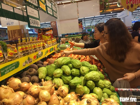 Sau mưa lũ, rau xanh Đà Nẵng tăng giá chóng mặt - Ảnh 5. Sau mưa lũ, rau xanh Đà Nẵng tăng giá chóng mặt - Ảnh 5.