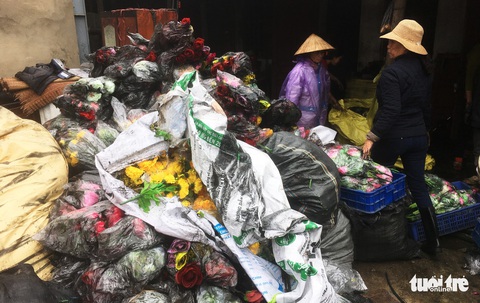 Tiểu thương chợ Vinh trắng tay sau vụ cháy kho hàng - Ảnh 3. Tiểu thương chợ Vinh trắng tay sau vụ cháy kho hàng - Ảnh 3.