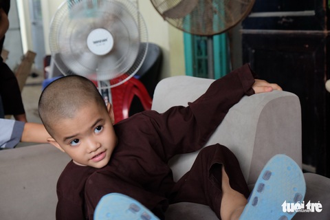 Các chú tiểu đáng yêu hot trên sóng truyền hình - Ảnh 12. Các chú tiểu đáng yêu hot trên sóng truyền hình - Ảnh 12.