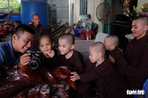 Các chú tiểu đáng yêu hot trên sóng truyền hình - Ảnh 4. Các chú tiểu đáng yêu hot trên sóng truyền hình - Ảnh 4.