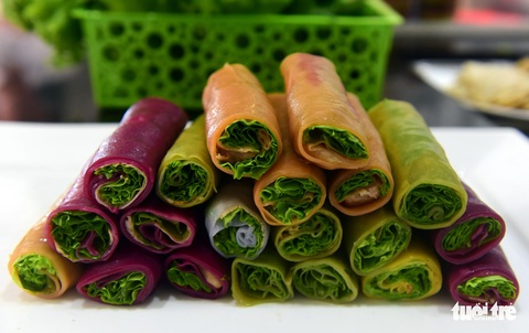 Người phụ nữ tô màu cho bánh phở Việt - Ảnh 6. Người phụ nữ tô màu cho bánh phở Việt - Ảnh 6.