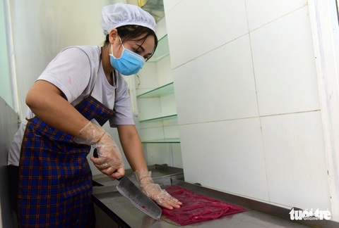 Người phụ nữ tô màu cho bánh phở Việt - Ảnh 8. Người phụ nữ tô màu cho bánh phở Việt - Ảnh 8.