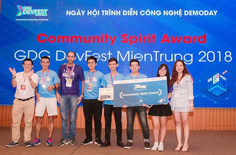 Sinh viên Duy Tân vô địch cuộc thi GDG Devfest 2018 - Ảnh 2. Sinh viên Duy Tân vô địch cuộc thi GDG Devfest 2018 - Ảnh 2.