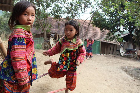 Tự lập làng... giữa rừng - Ảnh 1. Tự lập làng... giữa rừng - Ảnh 1.