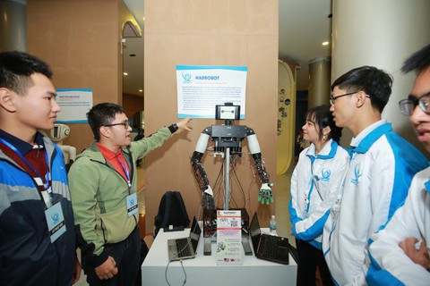 Robot giúp việc nhà của sinh viên bách khoa - Ảnh 1. Robot giúp việc nhà của sinh viên bách khoa - Ảnh 1.