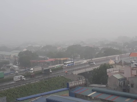 Sáng nay, TP.HCM, Đồng Nai, Bình Dương... dông sét, mưa mù trời - Ảnh 1. Sáng nay, TP.HCM, Đồng Nai, Bình Dương... dông sét, mưa mù trời - Ảnh 1.