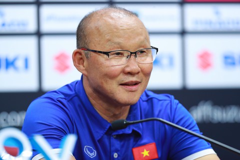 HLV Park Hang Seo: May mà chúng tôi chưa thua sau khi dẫn trước 2-0 - Ảnh 1. HLV Park Hang Seo: May mà chúng tôi chưa thua sau khi dẫn trước 2-0 - Ảnh 1.