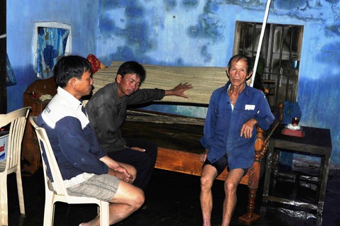 Thôn nghèo bàng hoàng thương anh dân quân hiền lành chết ngập trong lũ - Ảnh 5. Thôn nghèo bàng hoàng thương anh dân quân hiền lành chết ngập trong lũ - Ảnh 5.