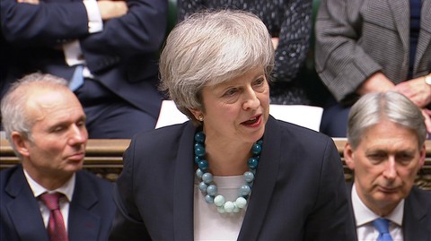 Bà May hoãn bỏ phiếu thỏa thuận Brexit tại quốc hội - Ảnh 1. Bà May hoãn bỏ phiếu thỏa thuận Brexit tại quốc hội - Ảnh 1.
