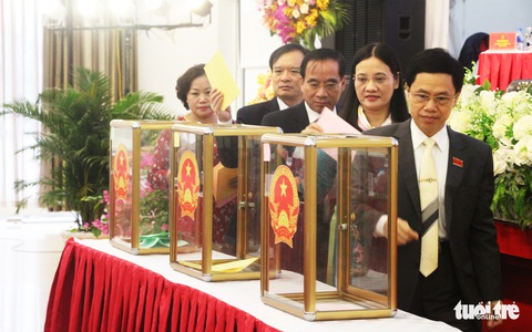 4 giám đốc Sở của Nghệ An ít được ‘tín nhiệm cao’ - Ảnh 1. 4 giám đốc Sở của Nghệ An ít được ‘tín nhiệm cao’ - Ảnh 1.