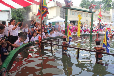 Đề xuất nghệ thuật truyền thống là môn bắt buộc trong trường - Ảnh 1. Đề xuất nghệ thuật truyền thống là môn bắt buộc trong trường - Ảnh 1.