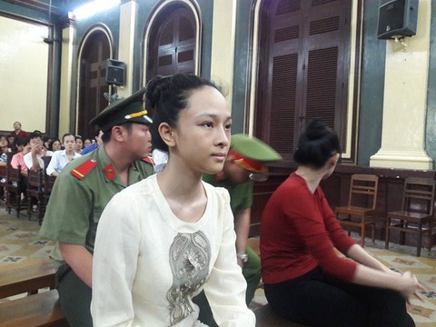 Trương Hồ Phương Nga từ chối nhận quyết định đình chỉ bị can - Ảnh 2. Trương Hồ Phương Nga từ chối nhận quyết định đình chỉ bị can - Ảnh 2.