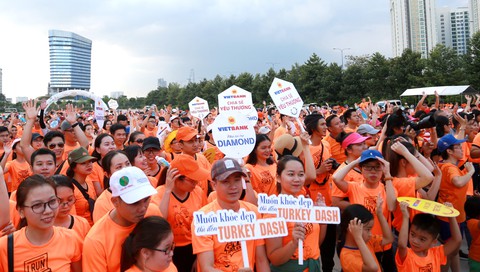 Vietbank đồng hành cùng chương trình đi bộ từ thiện Turkey Dash 2018 - Ảnh 1. Vietbank đồng hành cùng chương trình đi bộ từ thiện Turkey Dash 2018 - Ảnh 1.