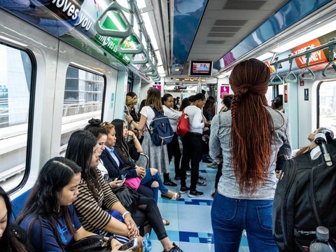 Đến ‘thành phố vàng’ Dubai, du khách thích selfie ở đâu? - Ảnh 3. Đến ‘thành phố vàng’ Dubai, du khách thích selfie ở đâu? - Ảnh 3.