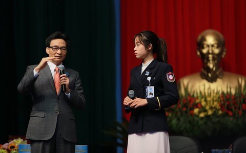 Phó Thủ tướng Vũ Đức Đam: Phải học để đất nước không nghèo mãi - Ảnh 2. Phó Thủ tướng Vũ Đức Đam: Phải học để đất nước không nghèo mãi - Ảnh 2.
