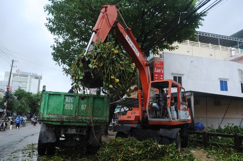 Tam Kỳ ngổn ngang sau khi nước rút - Ảnh 14. Tam Kỳ ngổn ngang sau khi nước rút - Ảnh 14.