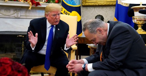 Nhân vụ xả súng ở Pháp, ông Trump lại đòi xây tường biên giới Mexico - Ảnh 1. Nhân vụ xả súng ở Pháp, ông Trump lại đòi xây tường biên giới Mexico - Ảnh 1.
