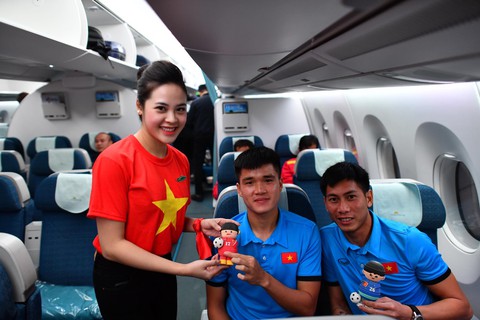 Tuyển Việt Nam trên chuyến bay rời Malaysia - Ảnh 4. Tuyển Việt Nam trên chuyến bay rời Malaysia - Ảnh 4.