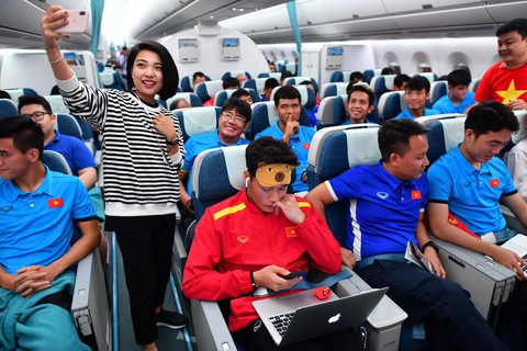 Tuyển Việt Nam trên chuyến bay rời Malaysia - Ảnh 5. Tuyển Việt Nam trên chuyến bay rời Malaysia - Ảnh 5.