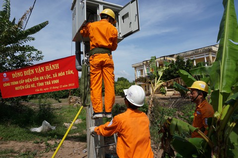 “Ốc Đảo” cồn Bần Chát hòa điện lưới quốc gia - Ảnh 1. “Ốc Đảo” cồn Bần Chát hòa điện lưới quốc gia - Ảnh 1.