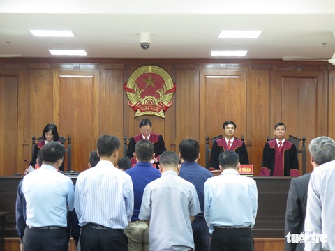 Nhiều đại gia vắng mặt tại phiên tòa Phạm Công Danh giai đoạn 2 - Ảnh 2. Nhiều đại gia vắng mặt tại phiên tòa Phạm Công Danh giai đoạn 2 - Ảnh 2.