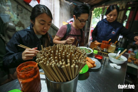 Phở gánh ông Cồ và phở Thìn Bờ Hồ - Ảnh 5. Phở gánh ông Cồ và phở Thìn Bờ Hồ - Ảnh 5.