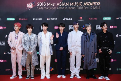 BTS ‘ẵm’ giải Biểu tượng toàn cầu của năm tại MAMA 2018 - Ảnh 1. BTS ‘ẵm’ giải Biểu tượng toàn cầu của năm tại MAMA 2018 - Ảnh 1.