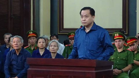 Đề nghị xem xét việc Vũ nhôm xúc phạm kiểm sát viên - Ảnh 1. Đề nghị xem xét việc Vũ nhôm xúc phạm kiểm sát viên - Ảnh 1.