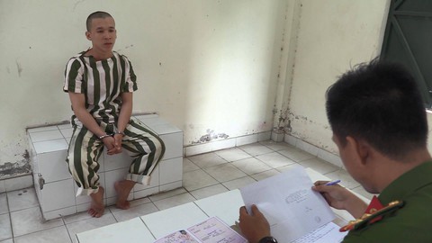 Bắt đối tượng dùng dao cướp tài xế chạy GrabBike - Ảnh 1. Bắt đối tượng dùng dao cướp tài xế chạy GrabBike - Ảnh 1.