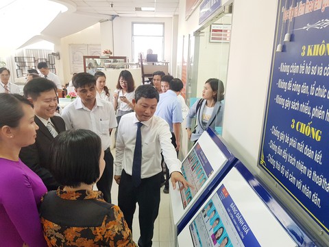 Cải cách hành chính tại Bình Dương: khi chính quyền gửi thư “chúc mừng”, “chia buồn”… - Ảnh 1. Cải cách hành chính tại Bình Dương: khi chính quyền gửi thư “chúc mừng”, “chia buồn”… - Ảnh 1.
