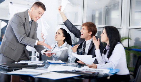 Mâu thuẫn nơi công sở, nên bộc trực hay chịu đựng? - Ảnh 1. Mâu thuẫn nơi công sở, nên bộc trực hay chịu đựng? - Ảnh 1.