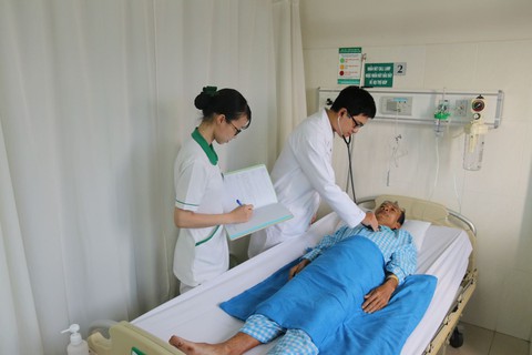 Hơn 1.900 dịch vụ y tế sẽ được điều chỉnh giá từ ngày 15/12 - Ảnh 1.