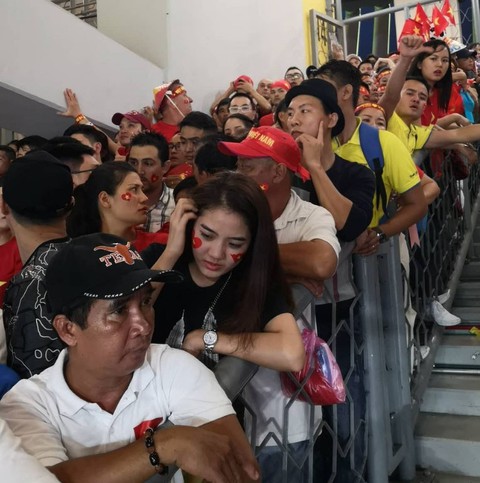 cổ động viên cổ động viên
