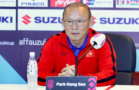 HLV Park Hang Seo: Chúng tôi muốn chạm tay vào chiếc Cúp vô địch - Ảnh 2. HLV Park Hang Seo: Chúng tôi muốn chạm tay vào chiếc Cúp vô địch - Ảnh 2.
