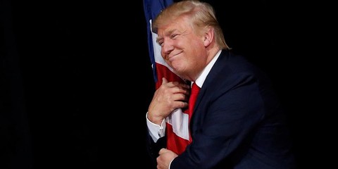 Ghét truyền thông, ông Trump hủy tiệc Giáng Sinh cho báo chí - Ảnh 1. Ghét truyền thông, ông Trump hủy tiệc Giáng Sinh cho báo chí - Ảnh 1.