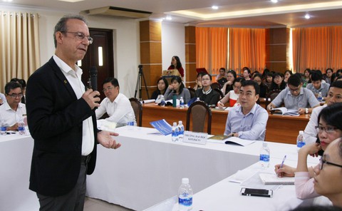Đẩy mạnh ứng dụng công nghệ, trí tuệ nhân tạo trong dạy tiếng Anh - Ảnh 1. Đẩy mạnh ứng dụng công nghệ, trí tuệ nhân tạo trong dạy tiếng Anh - Ảnh 1.