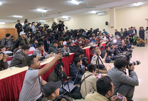 Hai đài truyền hình lớn Hàn Quốc tác nghiệp họp báo và chung kết lượt về AFF Cup 2018 - Ảnh 3. Hai đài truyền hình lớn Hàn Quốc tác nghiệp họp báo và chung kết lượt về AFF Cup 2018 - Ảnh 3.