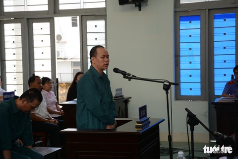Chức vụ của bị cáo chỉ là “bình phong”? - Ảnh 1. Chức vụ của bị cáo chỉ là “bình phong”? - Ảnh 1.