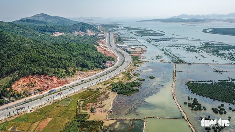 Hạ Long phát triển vượt bậc để thu hút du lịch - Ảnh 4. Hạ Long phát triển vượt bậc để thu hút du lịch - Ảnh 4.