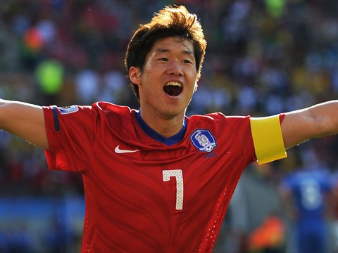 Huyền thoại bóng đá Hàn Quốc Park Ji-sung giao lưu nghệ sĩ Việt Nam - Ảnh 1. Huyền thoại bóng đá Hàn Quốc Park Ji-sung giao lưu nghệ sĩ Việt Nam - Ảnh 1.
