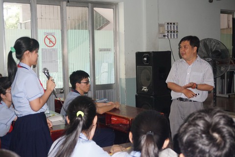 Em làm gì khi biết ba mẹ mua điểm cho mình? - Ảnh 1. Em làm gì khi biết ba mẹ mua điểm cho mình? - Ảnh 1.