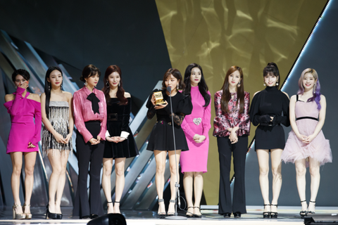 Đêm cuối MAMA 2018: Hương Tràm là nghệ sĩ châu Á xuất sắc nhất - Ảnh 4. Đêm cuối MAMA 2018: Hương Tràm là nghệ sĩ châu Á xuất sắc nhất - Ảnh 4.