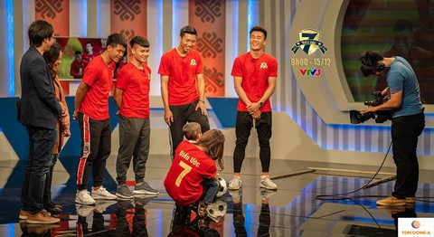 Quang Hải, Bùi Tiến Dũng, Văn Hậu… rơi nước mắt vì cậu bé u não ác tính - Ảnh 4. Quang Hải, Bùi Tiến Dũng, Văn Hậu… rơi nước mắt vì cậu bé u não ác tính - Ảnh 4.