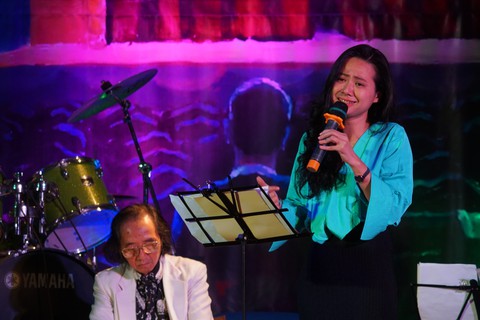 Một thời Hà Nội hát - Chuyện tình tà áo xanh - Ảnh 1. Một thời Hà Nội hát - Chuyện tình tà áo xanh - Ảnh 1.